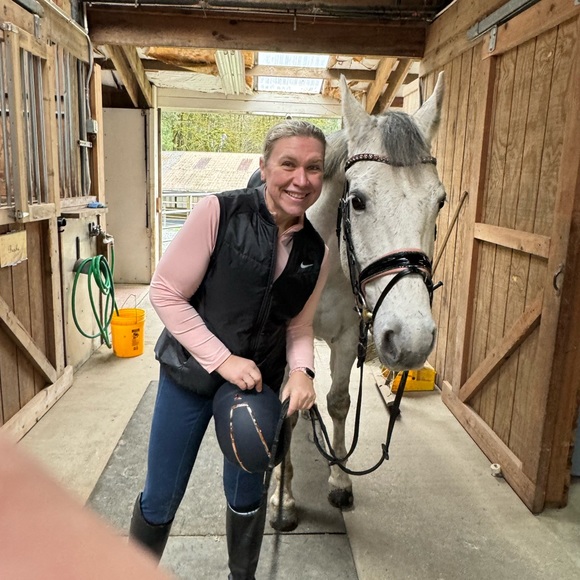 Meet your Posher, Jennifer - Picture 2 of 10